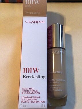 Clarins Everlasting Matte Foundation